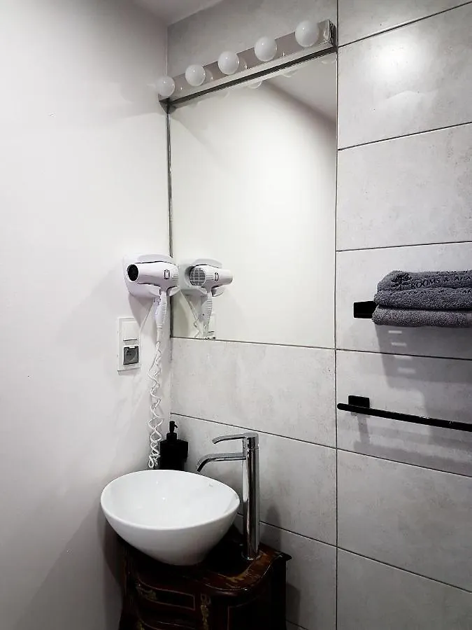 Topolove Rooms & Apartments Krakov 0*,  Polsko