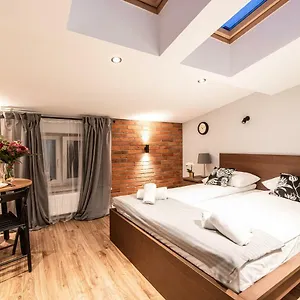 Lubomirskiego 23 - Great Location, 10 Min To Main Square By Foot, Right Next To Main Rail And Bus Station Krakau
