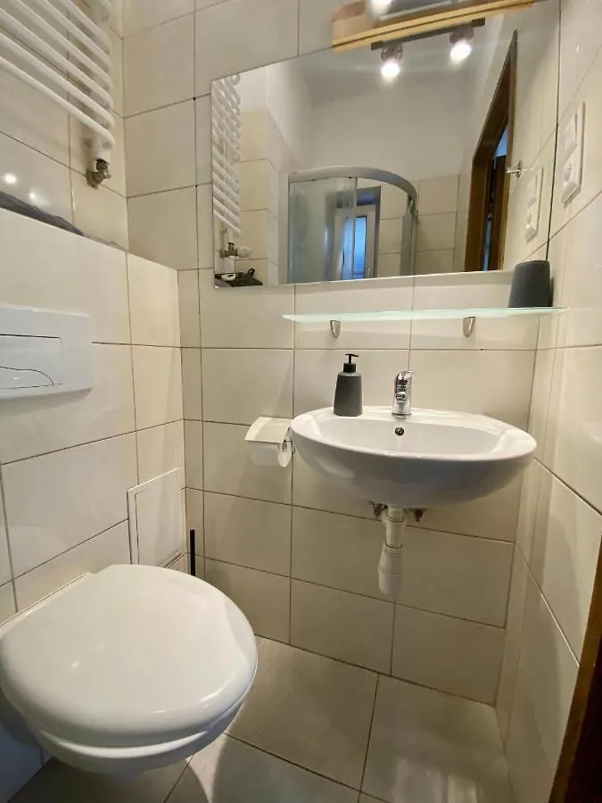 Topolove Rooms & Apartments Krakov 0*,  Polsko